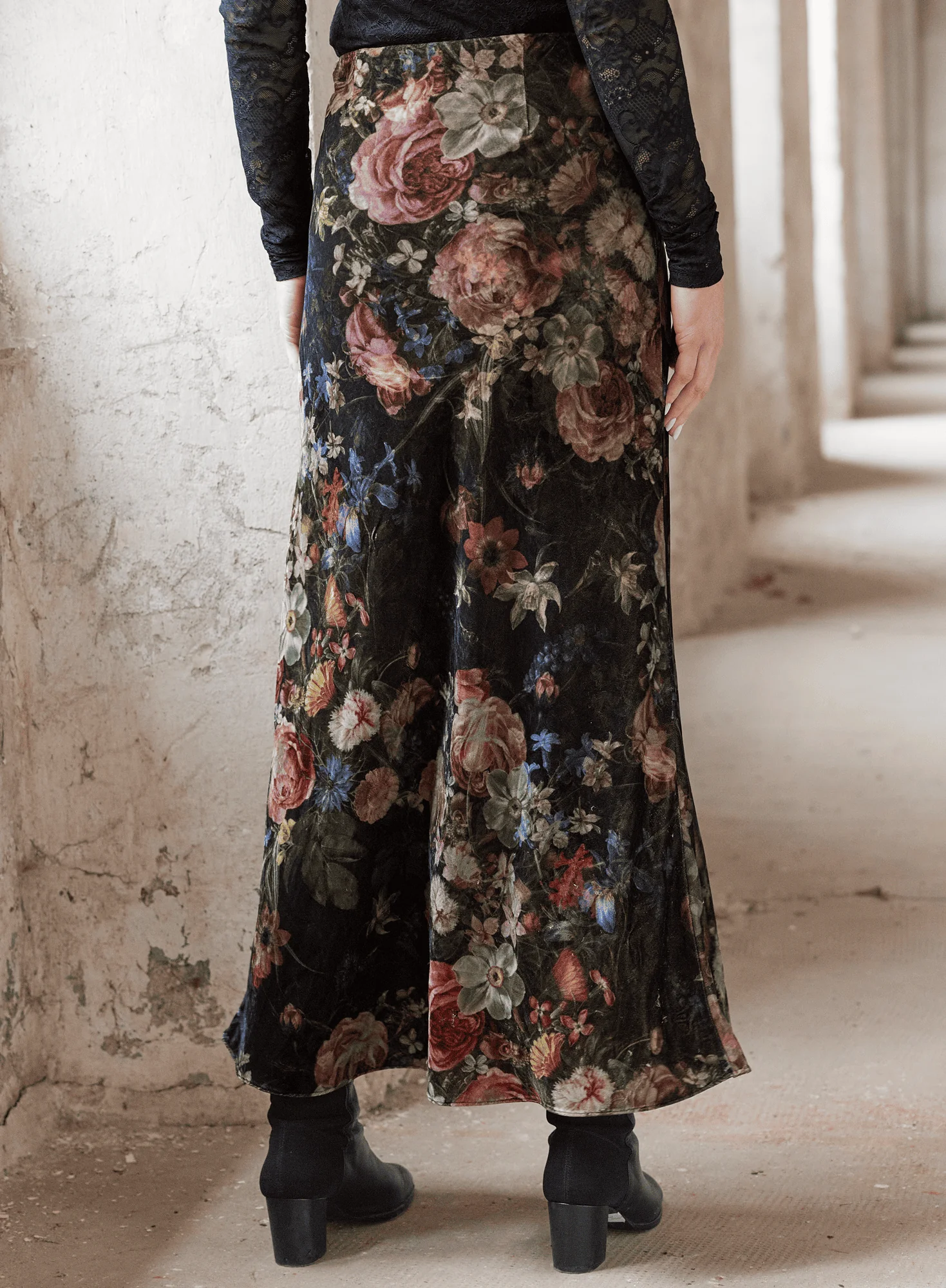 Ardennes Bias Velvet Skirt - Image 2