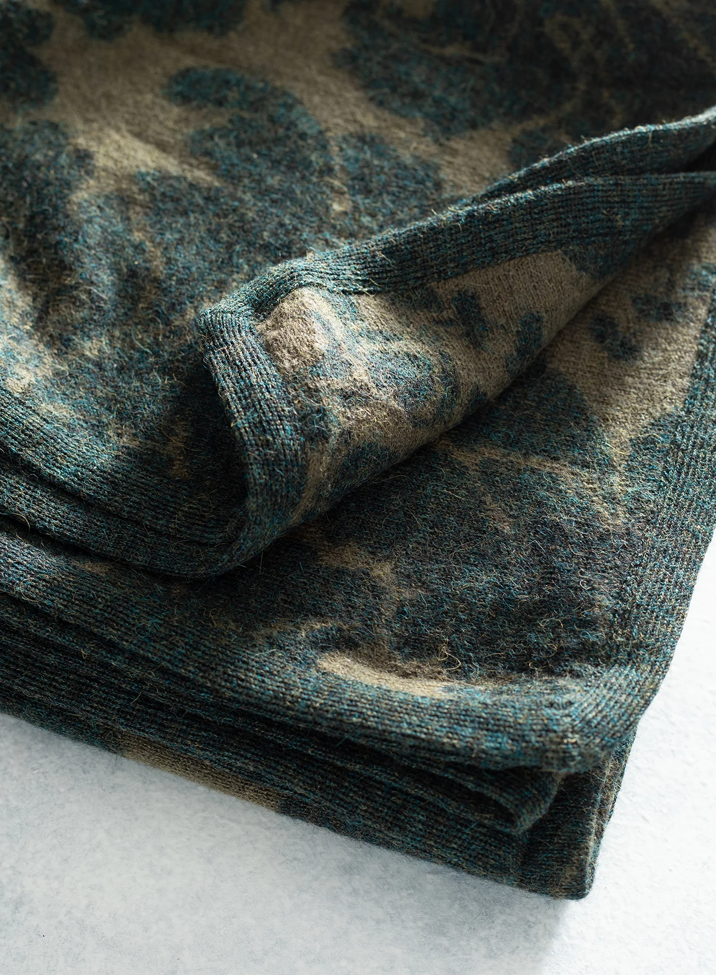 Arts And Crafts Floral Throw - Image 2