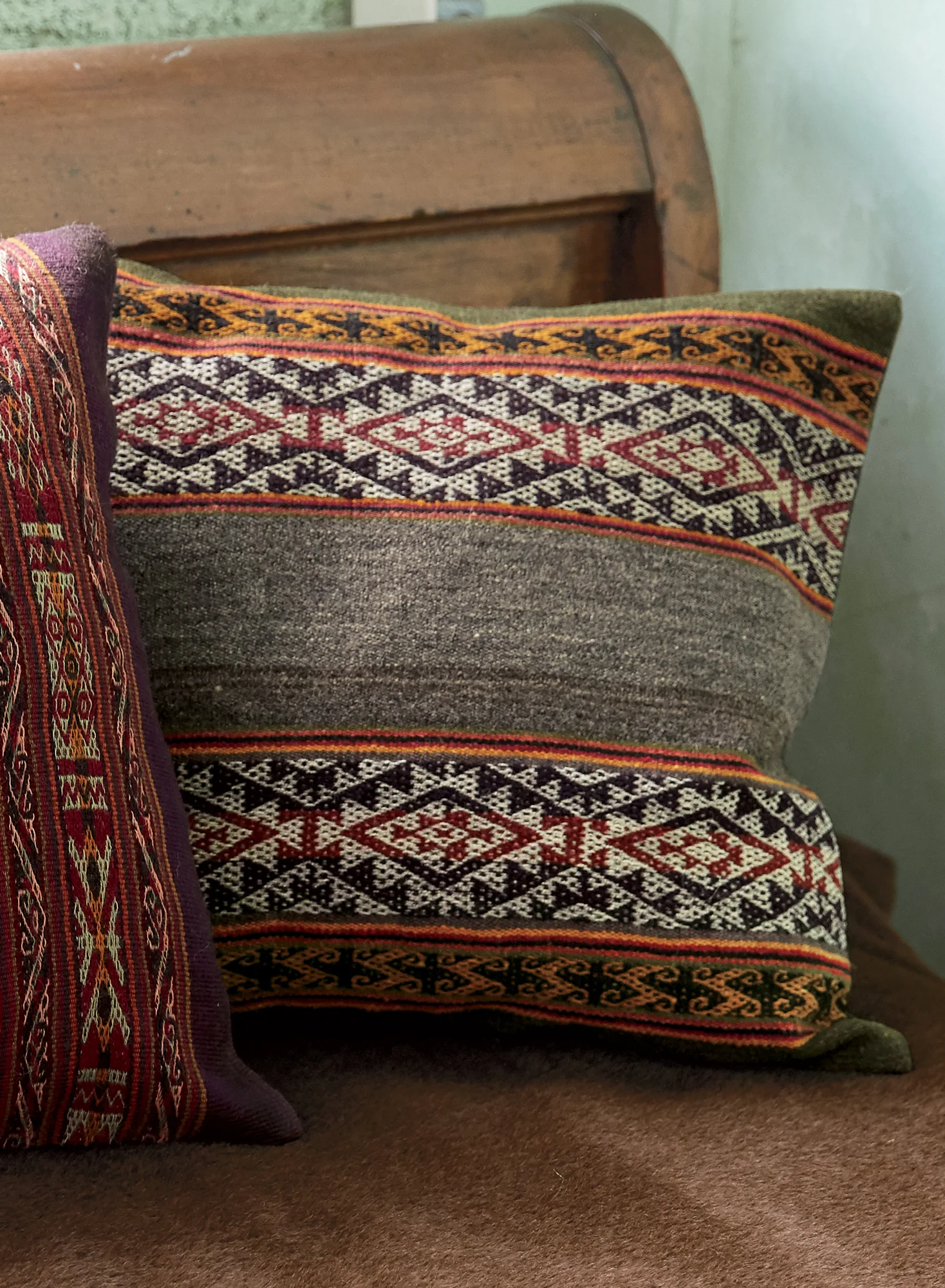 Chumbi Throw Pillow - Image 2