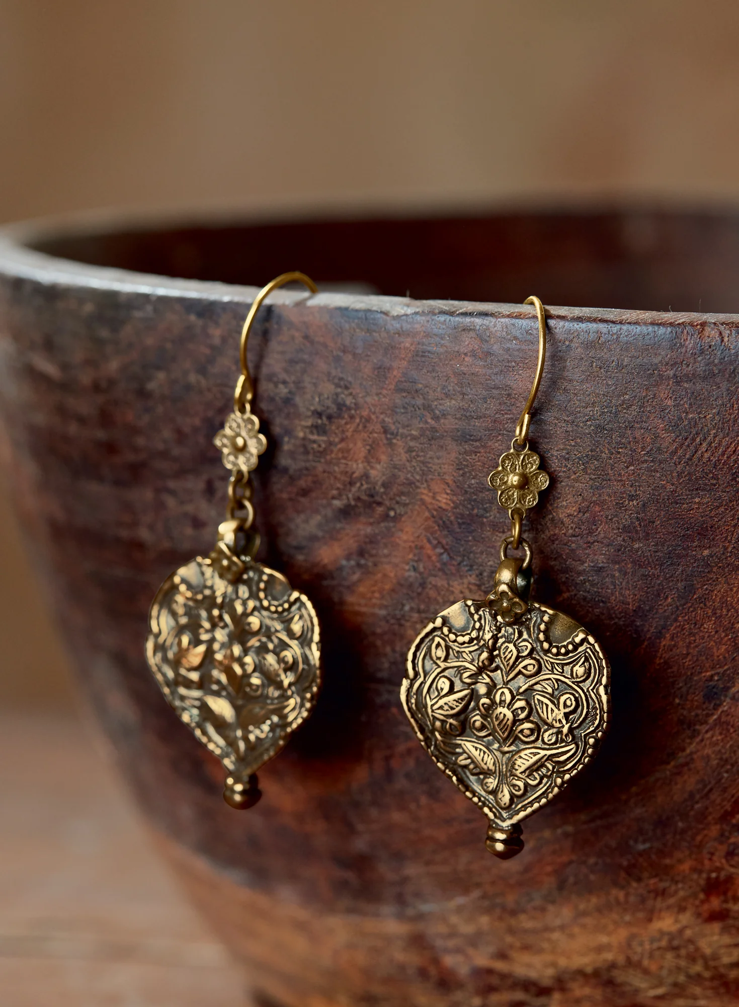 Colonial Flower Earrings - Image 2