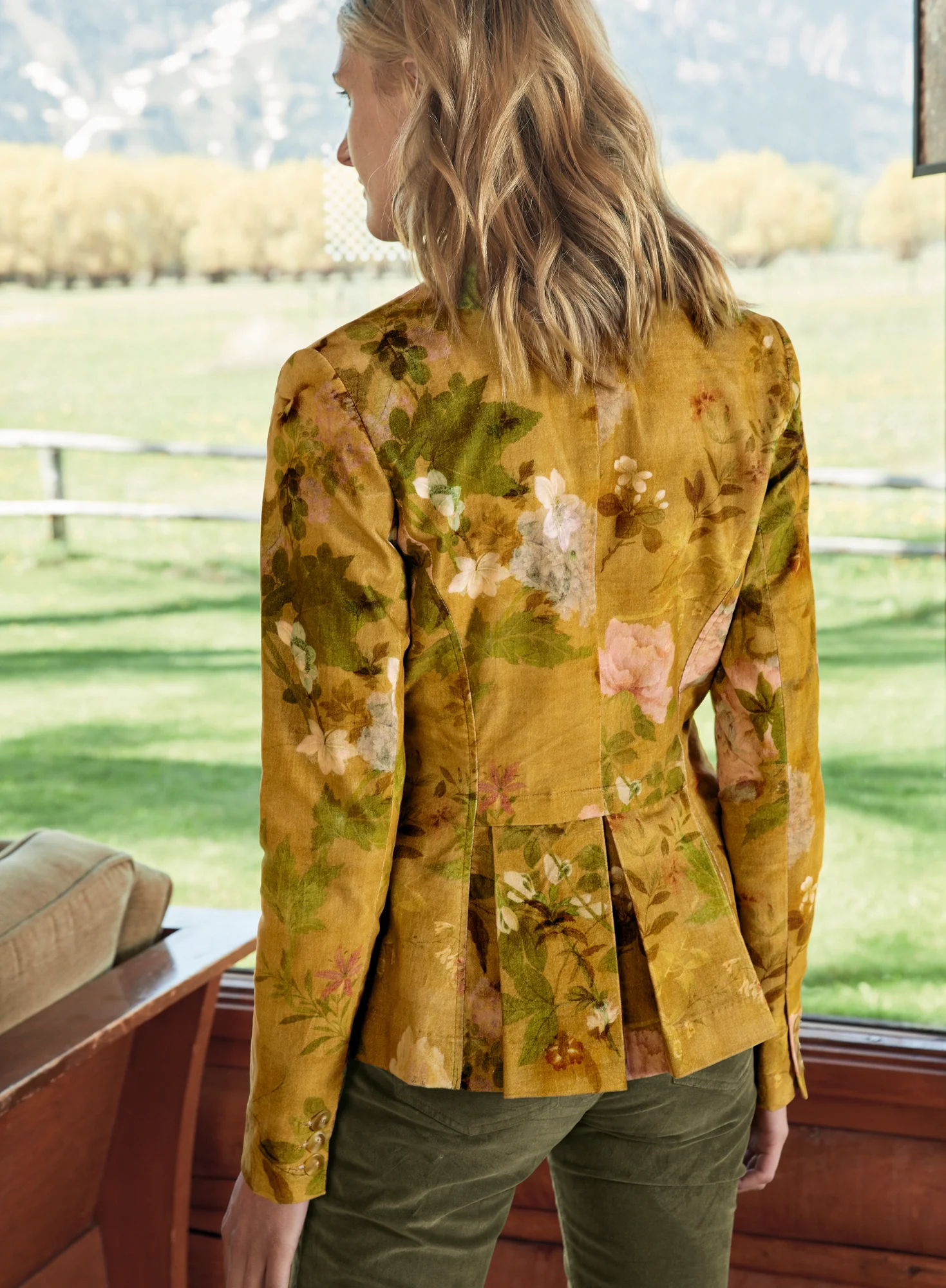 Courtiers Jacket - Image 2