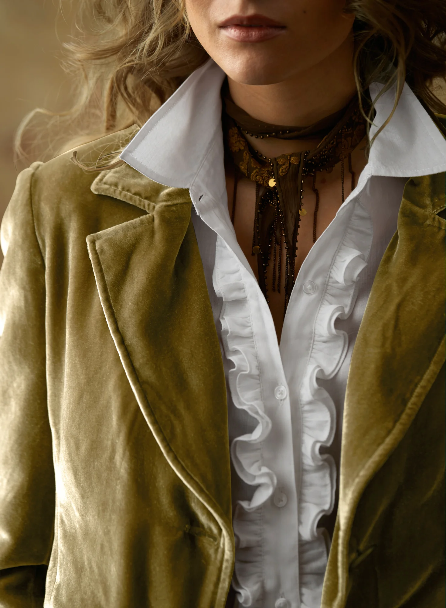 Cropped Velvet Jacket - Image 5