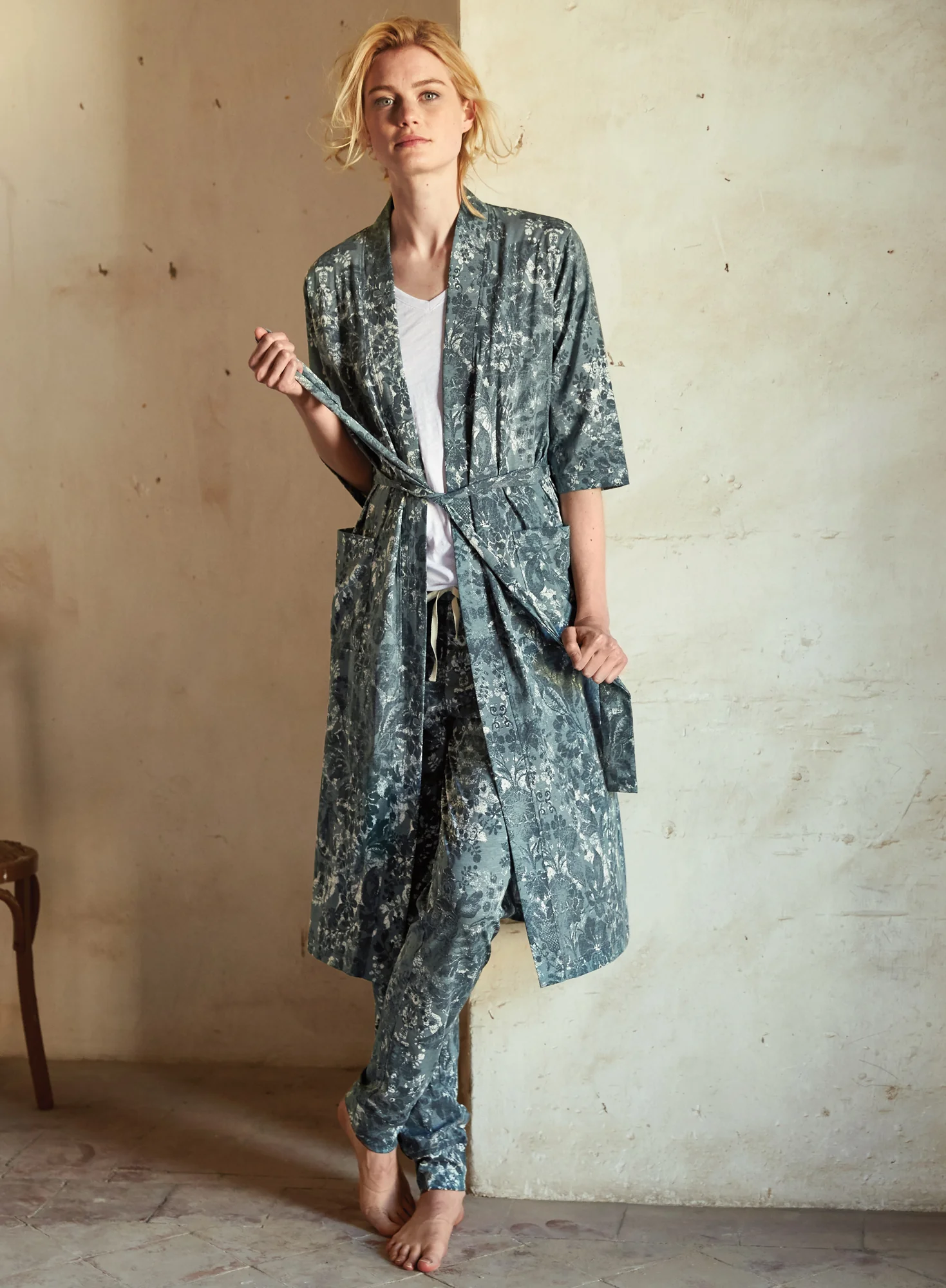 Damask Robe - Image 3