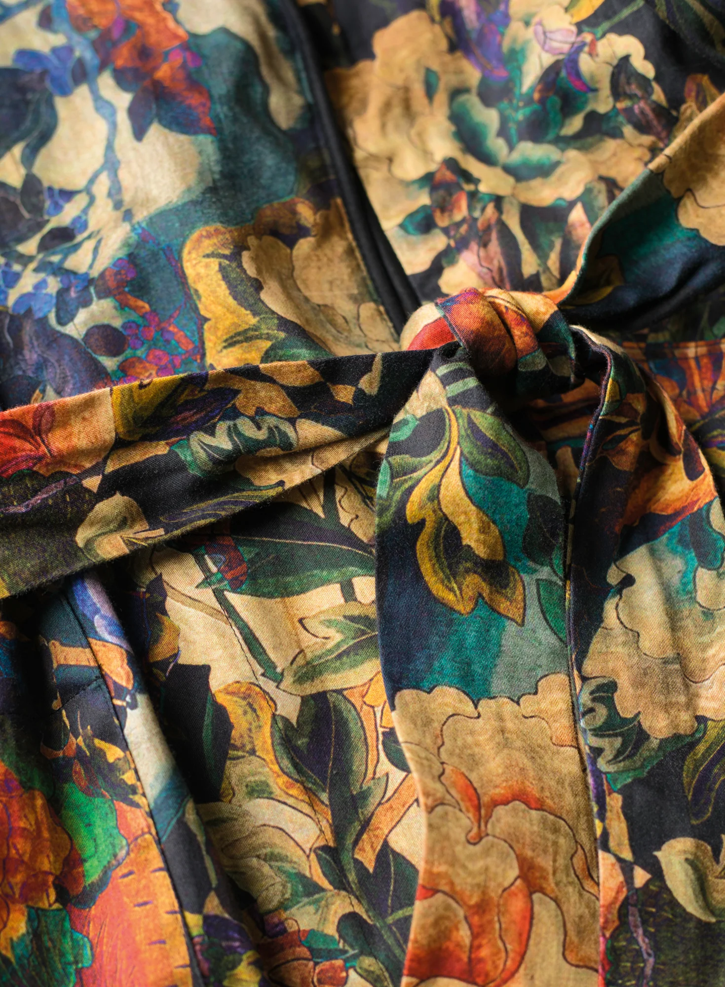 Dynasty Floral Robe - Image 3