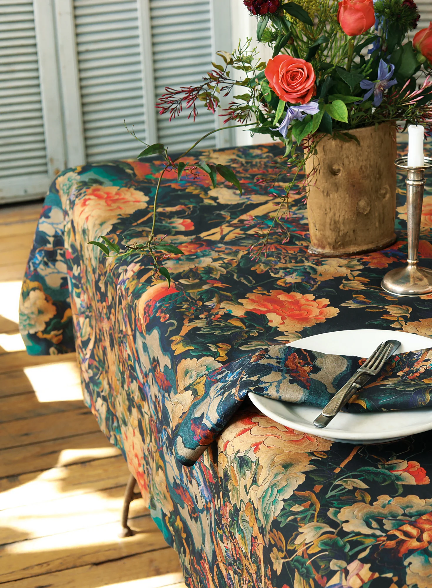 Dynasty Floral Tablecloth - Image 6