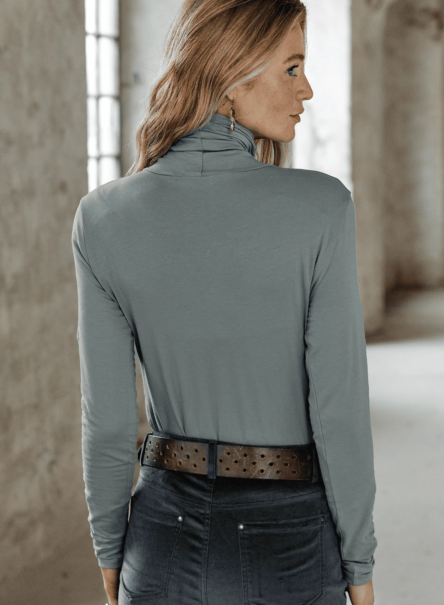 Extreme T-Neck - Image 2