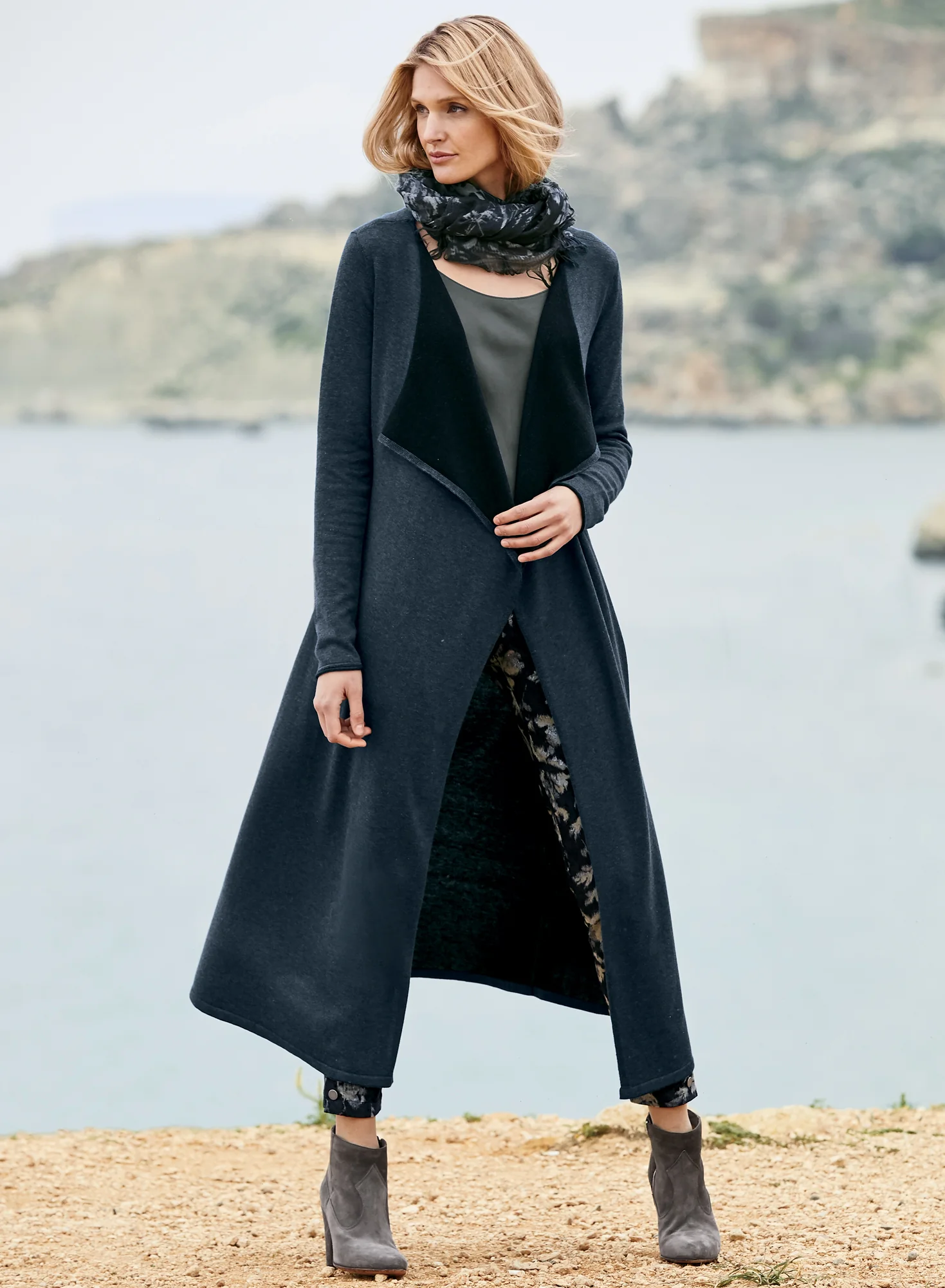 Gallery Cardigan