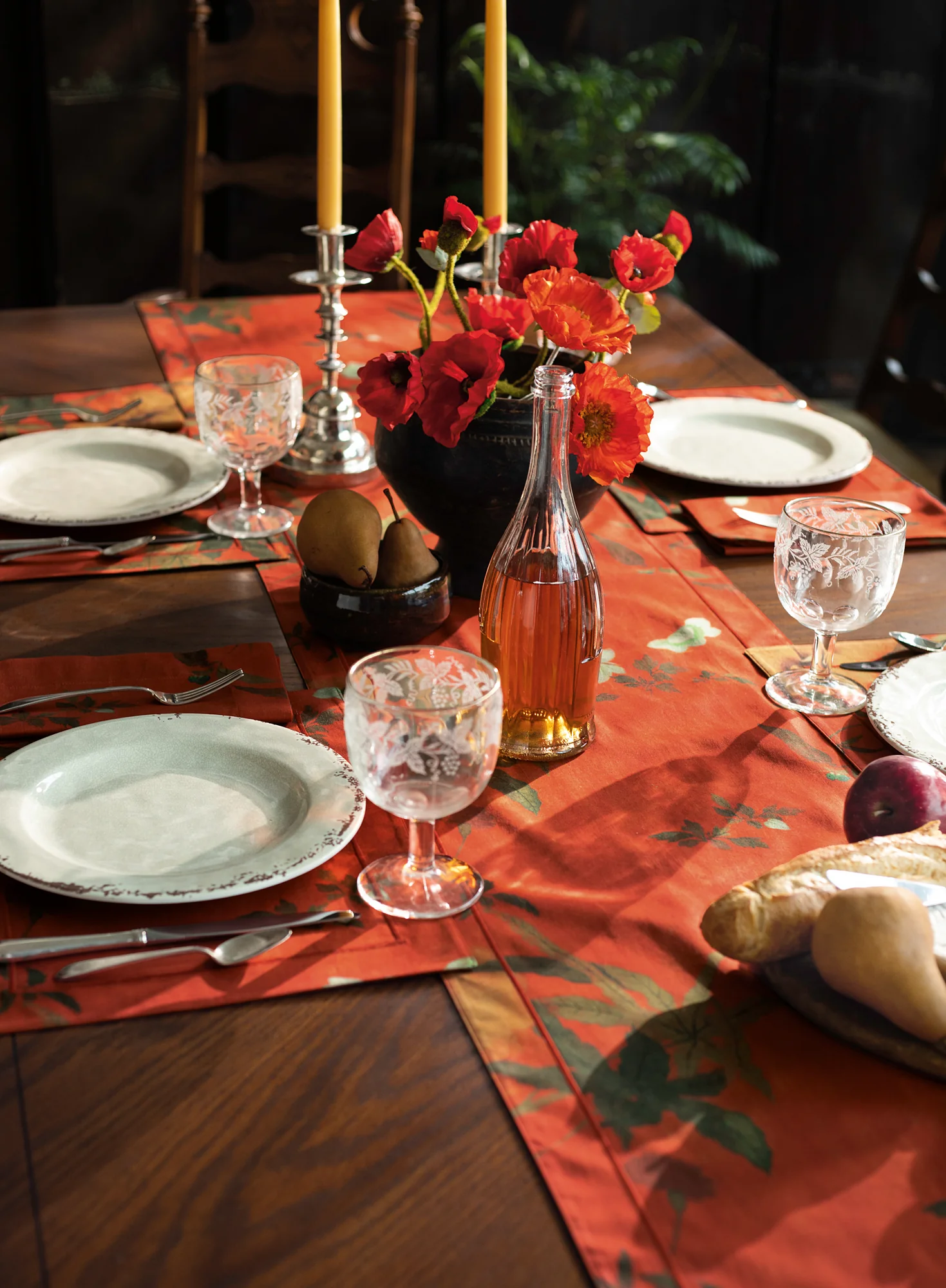 Hibiscus Tablerunner - Image 2