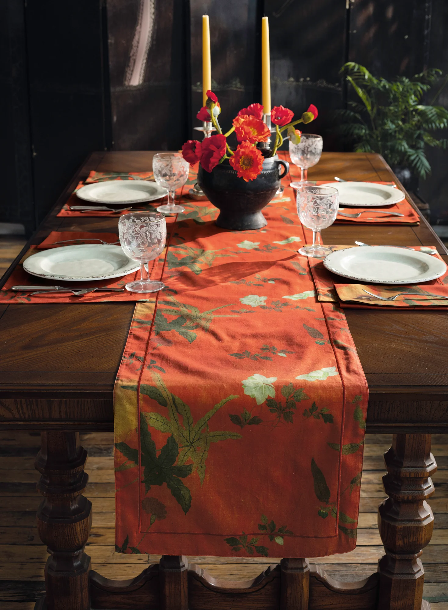 Hibiscus Tablerunner - Image 5