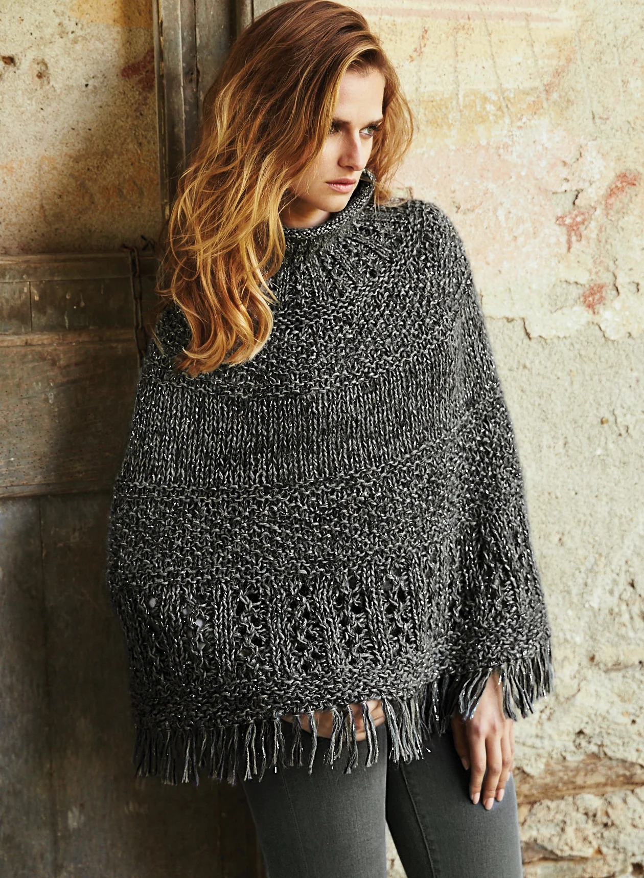 Inglenook Capelet - Image 2