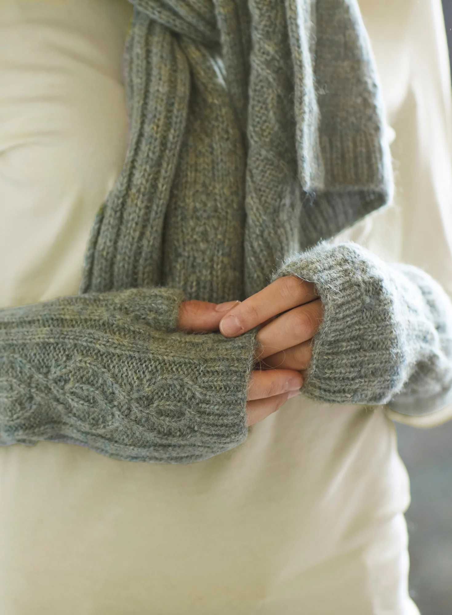 Jasmine Fingerless Gloves - Image 2