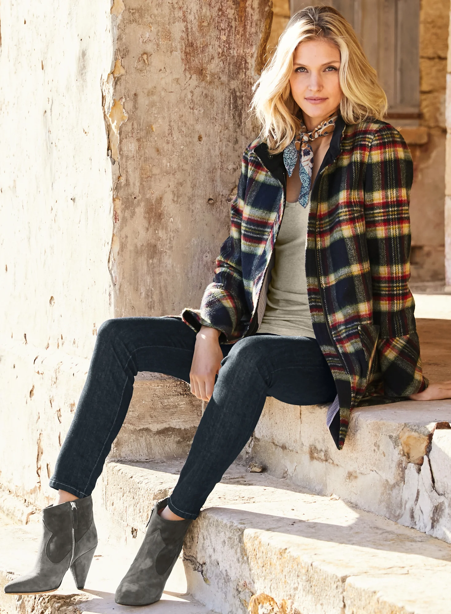 Kate 5-Pocket Jeans - Image 9