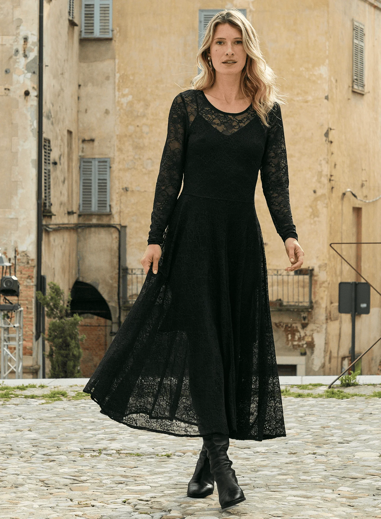 Lace Carlyle Dress - Image 5