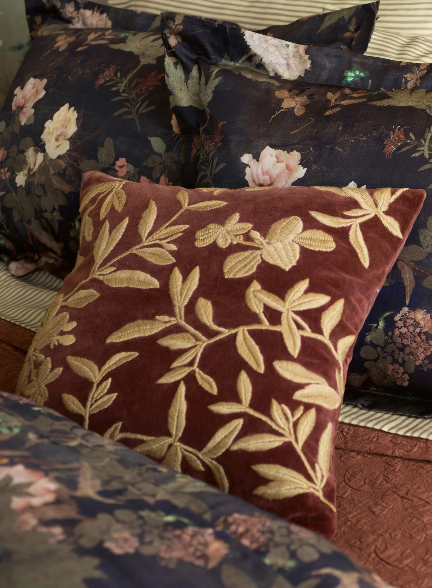 Laurel Leaf Embroidery Pillow - Image 4