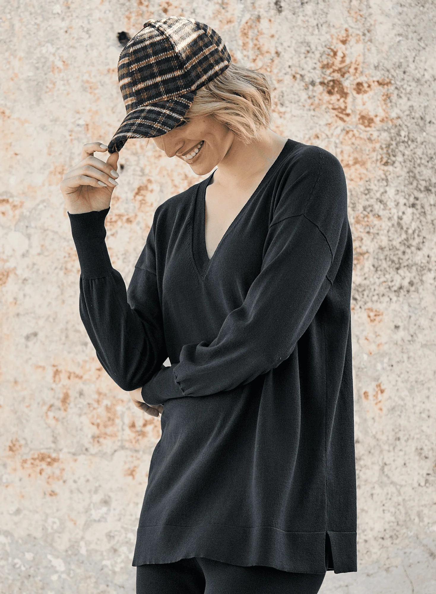 Narbonne V-Neck Pullover - Image 5