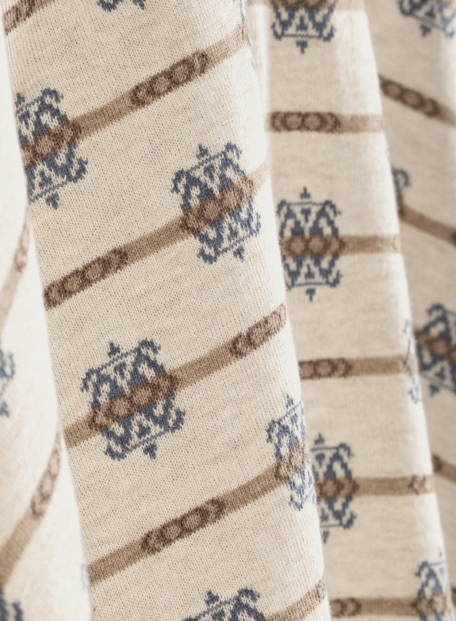 Oudhref Reversible Ruana - Image 2