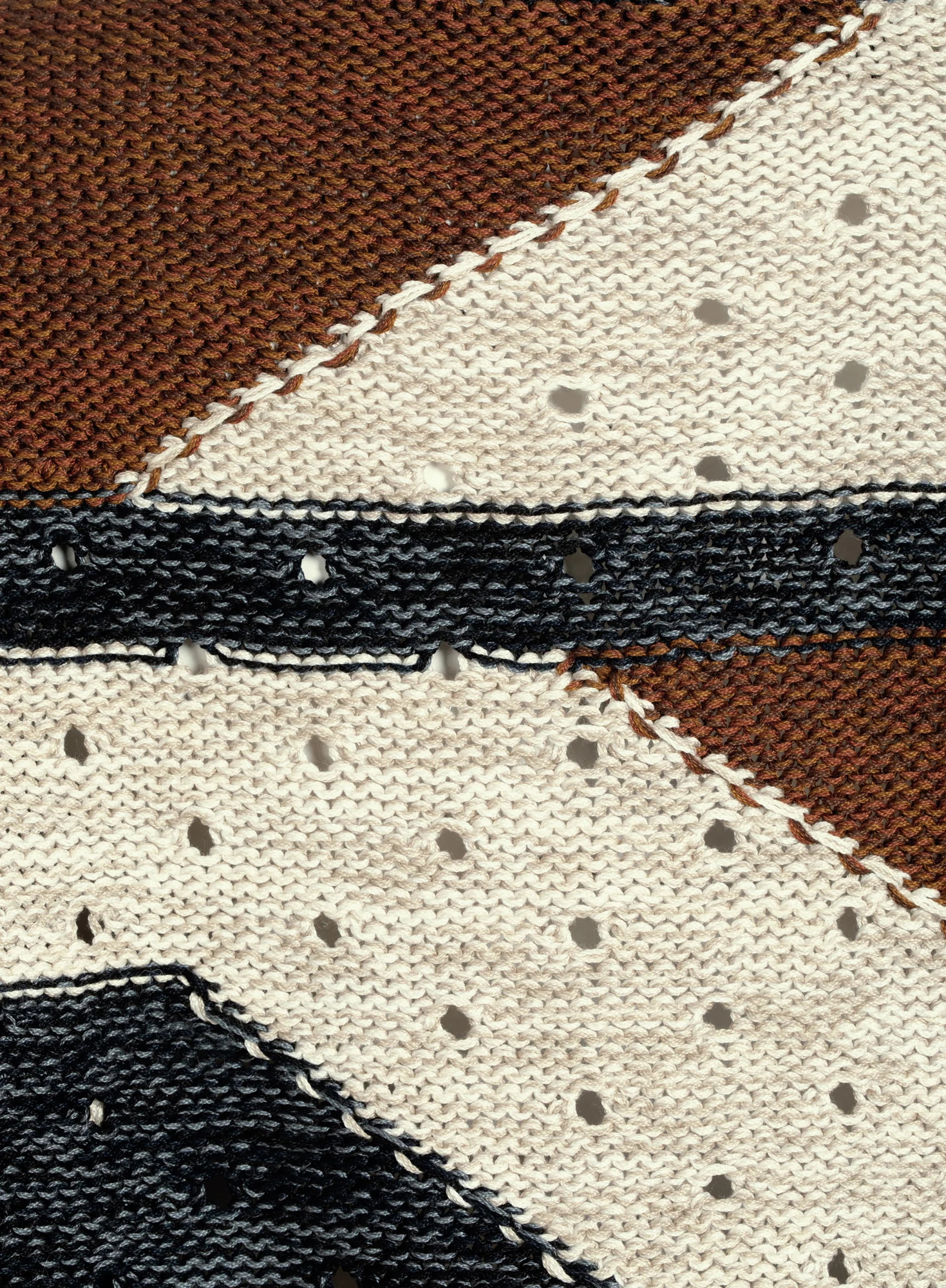 Saryarka Pullover - Image 3