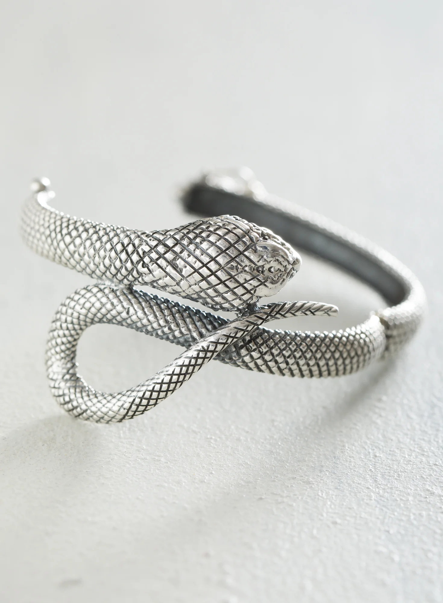 Serpiente Cuff Bracelet - Image 2