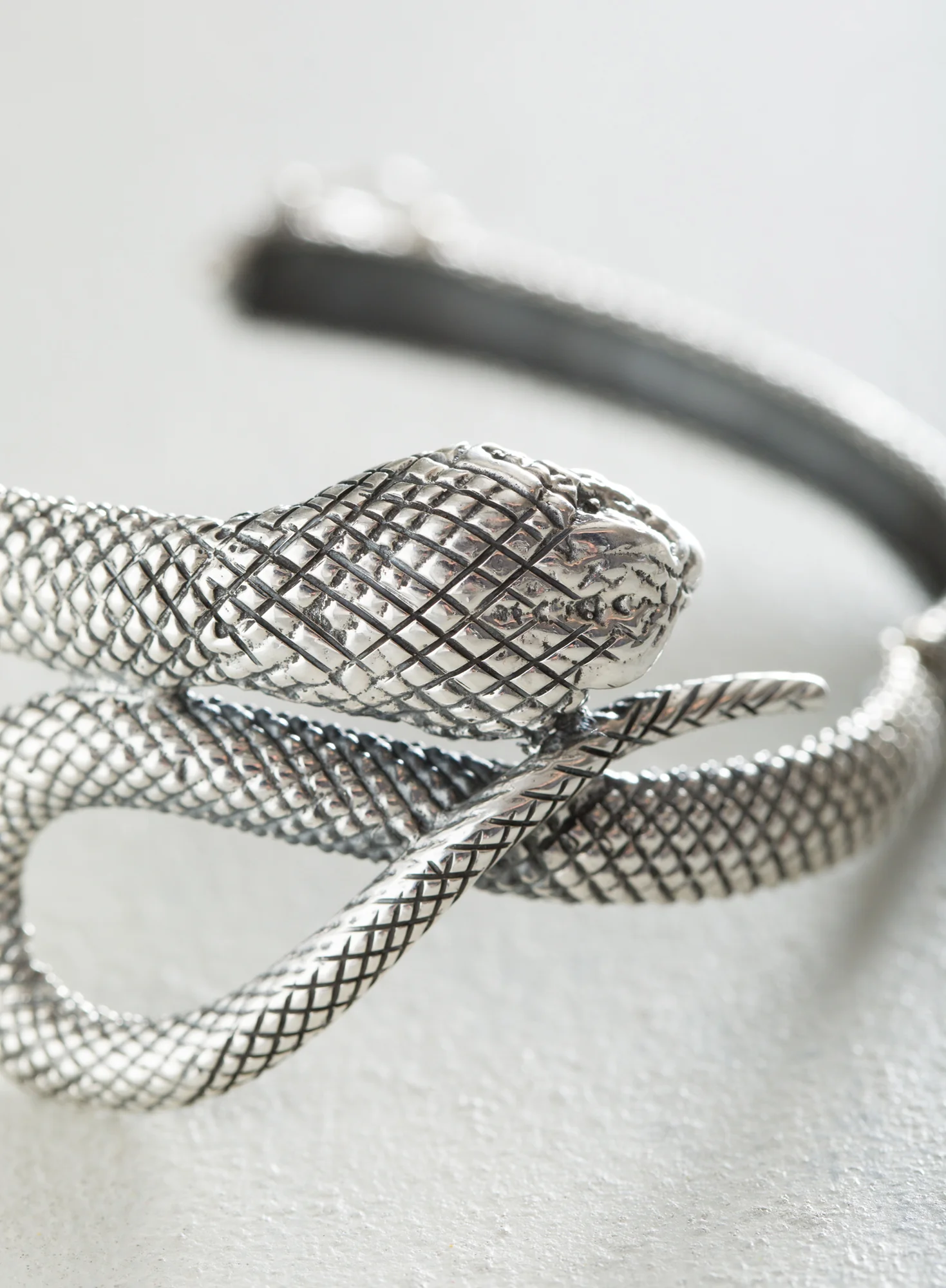Serpiente Cuff Bracelet - Image 3
