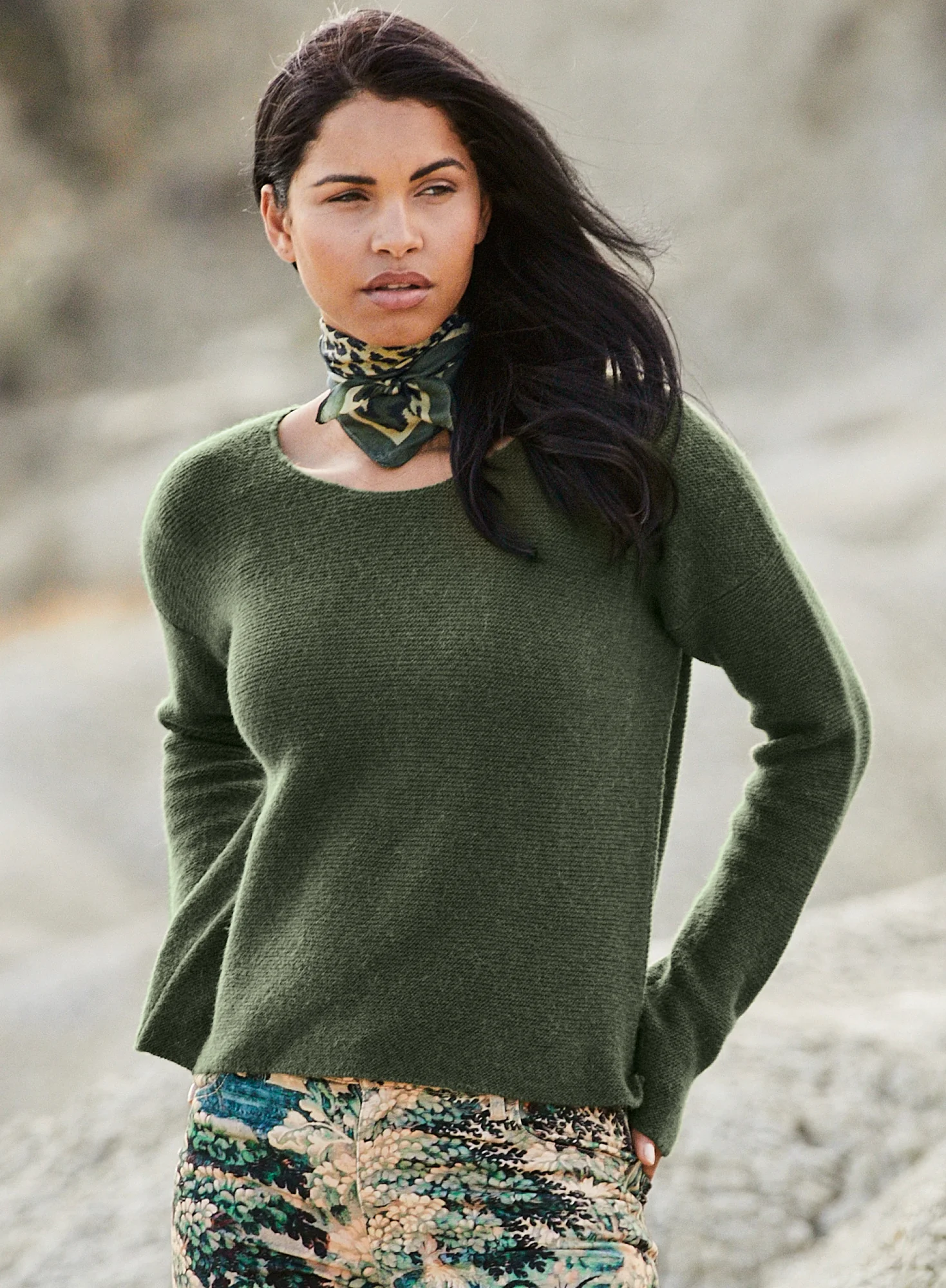 Studio Pullover - Image 4