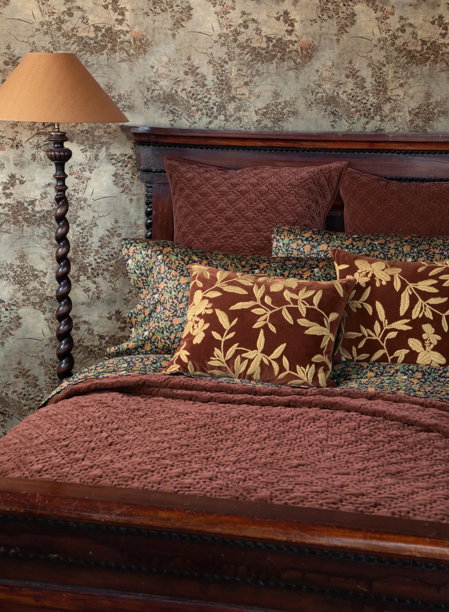 Velvet Coverlet Set - Image 3