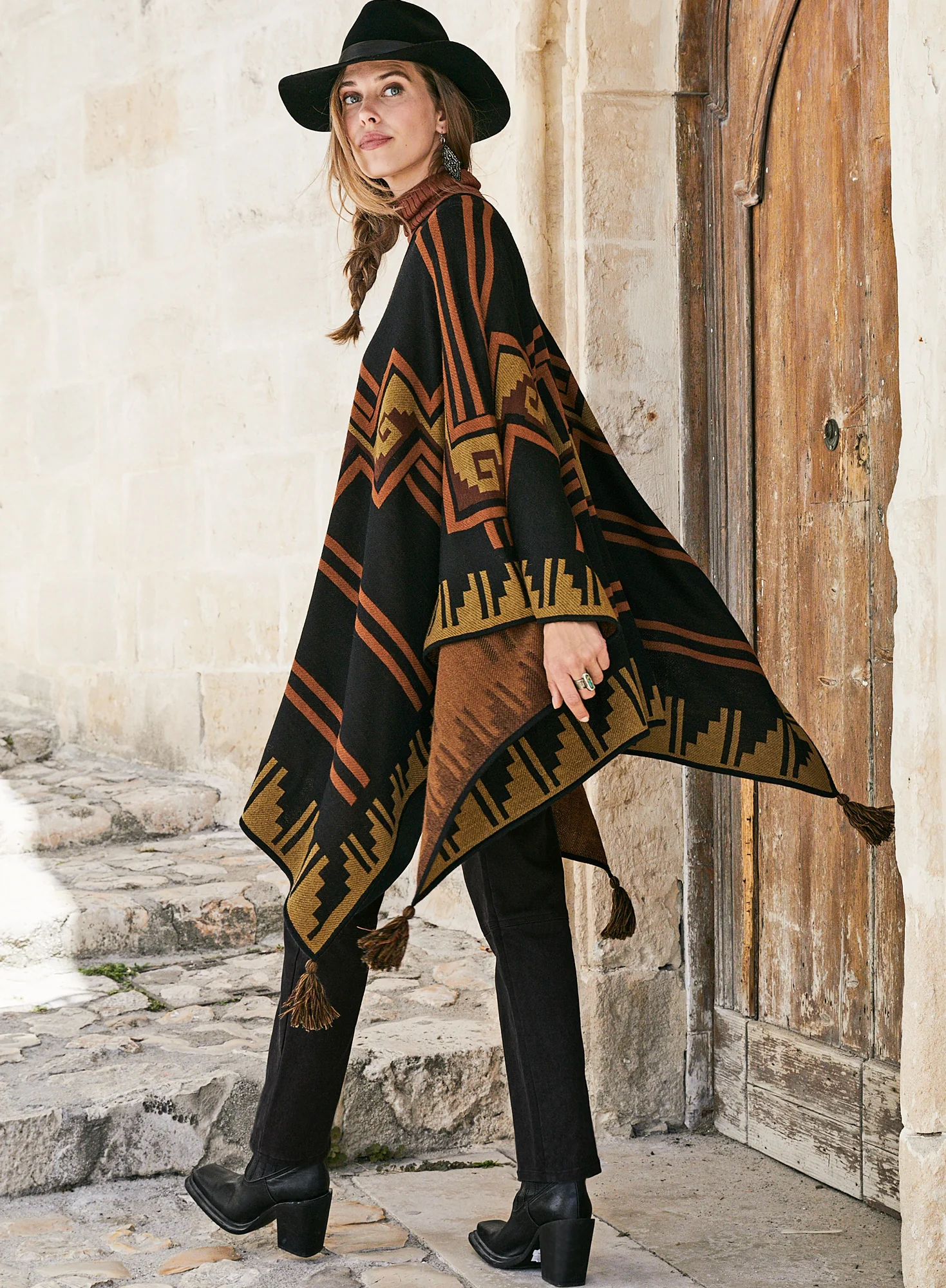 Wari Poncho