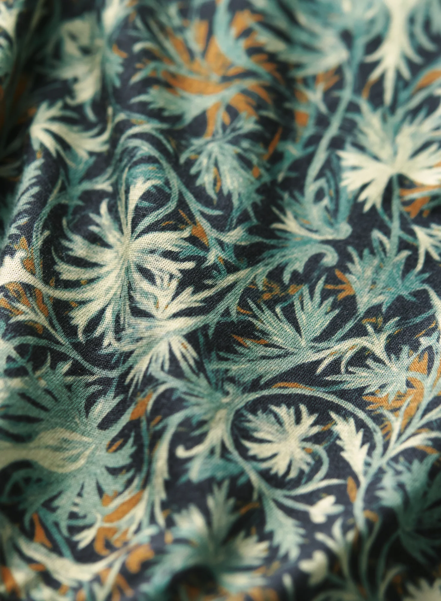 Winter Vine Tunic - Image 3